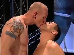 Красиві геї трахають один одного