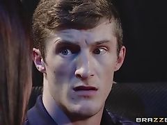 Смокче член на вечірці